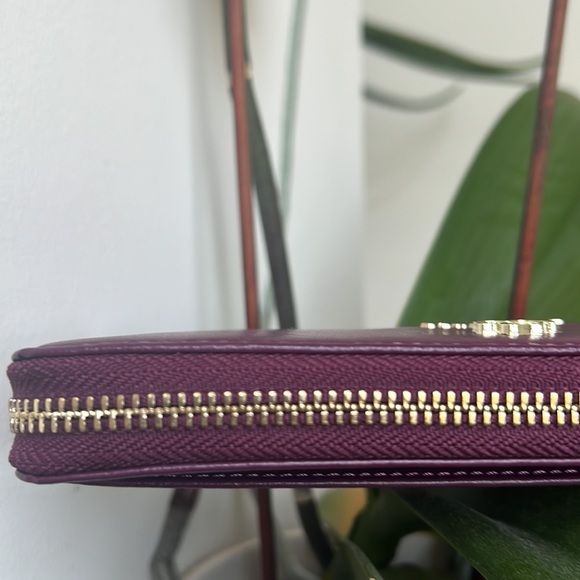 Ted Baker Flower Eyelet Large Zip Wallet - Picture 3 of 6